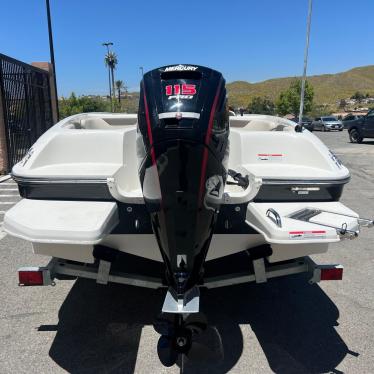 2023 Bayliner element e18