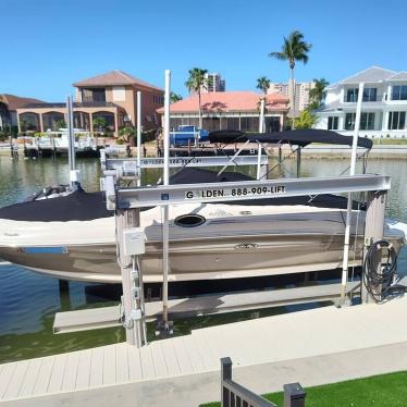 2005 Sea Ray 240 sundeck