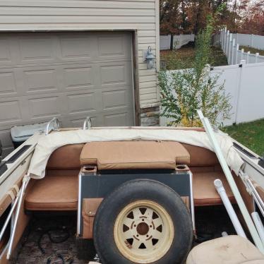 1983 Crestliner 19ft boat