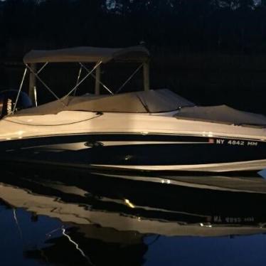 2016 Sea Ray 220 sundeck