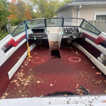 1985 Rinker 19ft boat