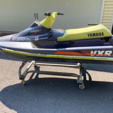 1994 Yamaha 8ft jet boat