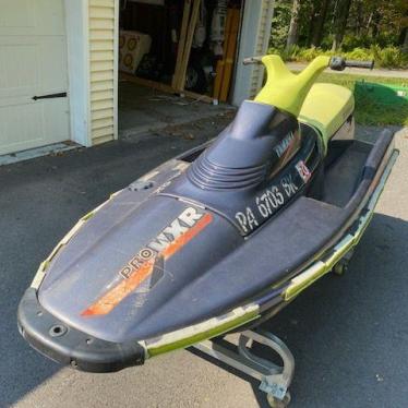 1994 Yamaha 8ft jet boat