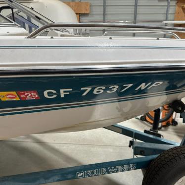 1994 Four Winns 17ft boat