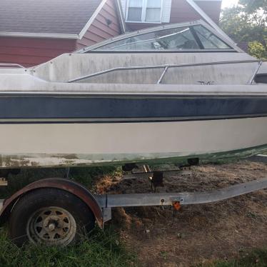 Chrysler 19' Runabout Boat Stern & Has Trailer 1988