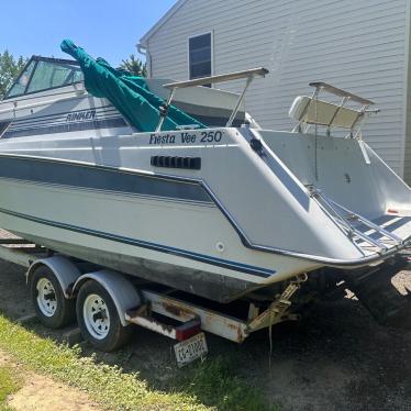 1987 Rinker fiesta vee