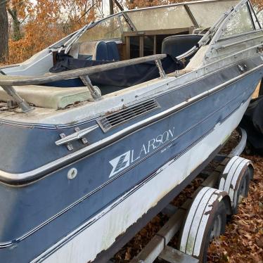 1990 Larson 24ft boat