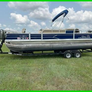 2016 Sun Tracker pontoon boat