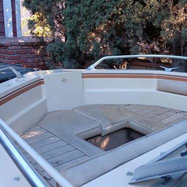 1982 Glastron 17ft boat