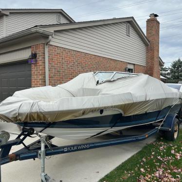 1990 Four Winns 18ft boat