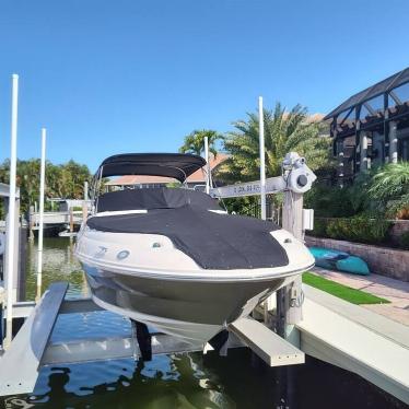 2005 Sea Ray 240 sundeck