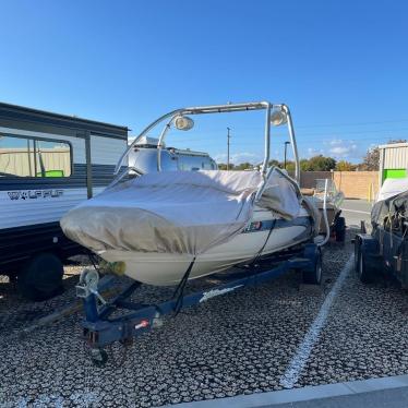 1998 Glastron 19ft boat