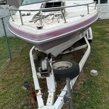 1989 Chaparral 19ft boat