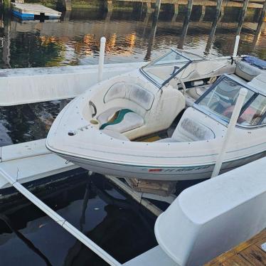 1998 Monterey 18ft boat