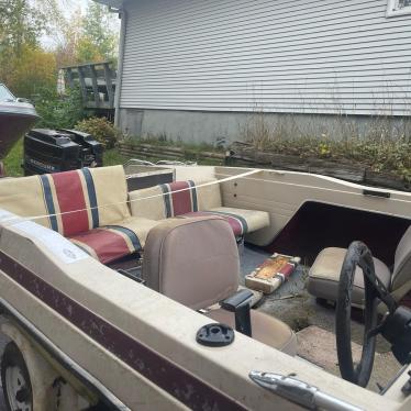 1979 Glastron 15ft boat