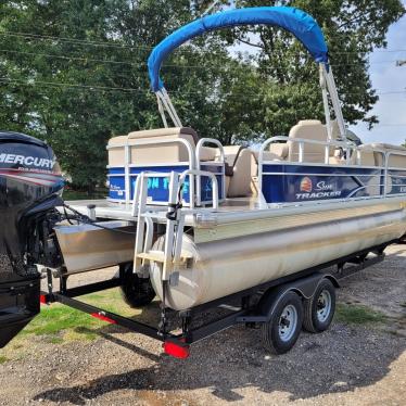 2018 Sun Tracker party barge 20 dlx