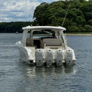 2020 Boston Whaler 380 realm