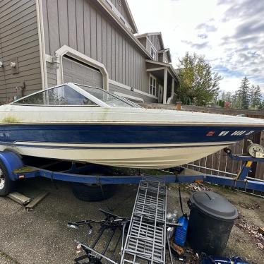 1993 Bayliner 18ft boat