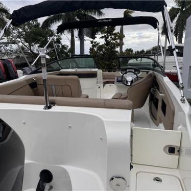 2017 Sea Ray sundeck 240 sdx