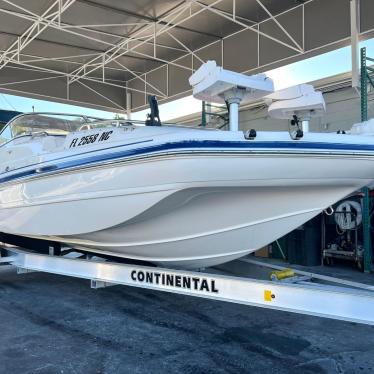 2006 Hurricane sun deck 237