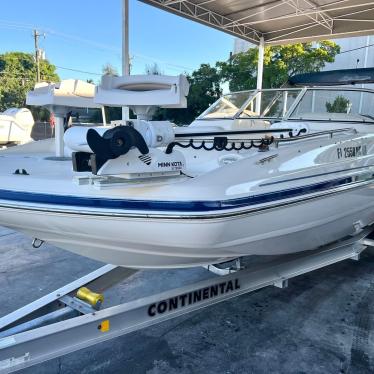 2006 Hurricane sun deck 237