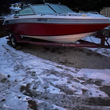 1989 Four Winns 18ft boat