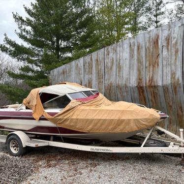 1983 Glastron 18ft boat