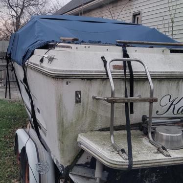 1985 Sea Ray 21ft boat