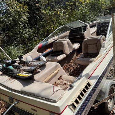 1985 Bayliner 19ft boat