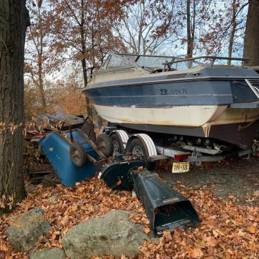 1990 Larson 24ft boat