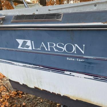 1990 Larson 24ft boat