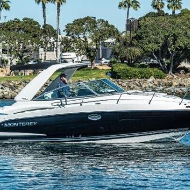 2017 Monterey 295 sport yacht