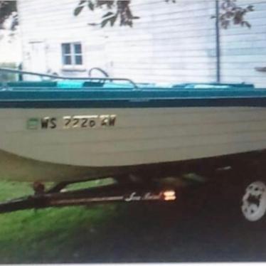 Crestliner 15' Runabout Boat & Has Trailer 1980