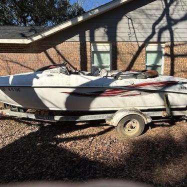 Yamaha 19' Jet Boat W/ Title & Trailer 2000