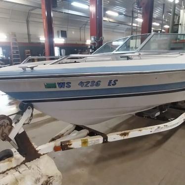Sea Ray Seville -NON RUNNING PROJECT BOAT + TRAILER 1987
