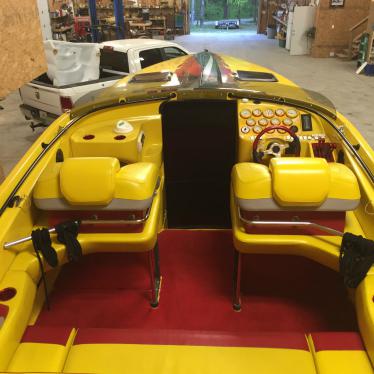 1990 Baja 32 outlaw racing express cruiser