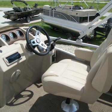 2014 Bennington 24 slx3