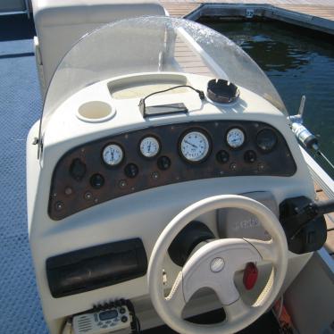 2000 Bennington 115 hp direct injection