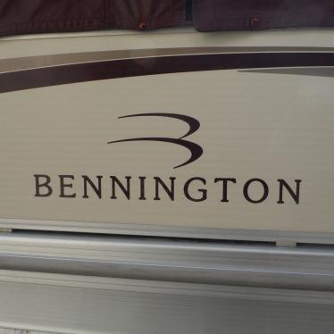 2004 Bennington pontoon