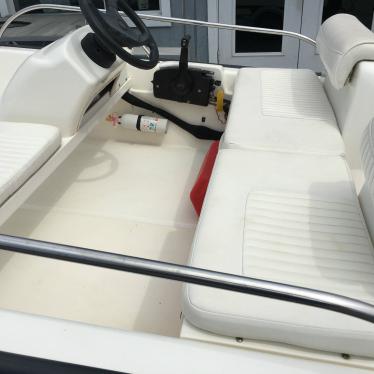 2005 Boston Whaler 130 sport