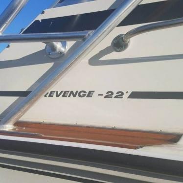 1984 Boston Whaler revenge 22