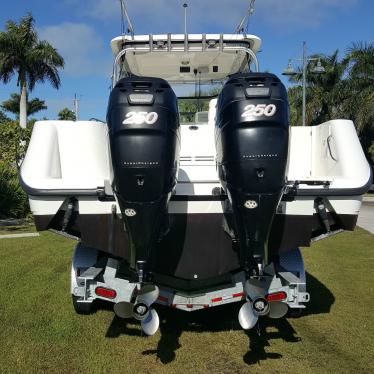 2007 Boston Whaler 305 conquest