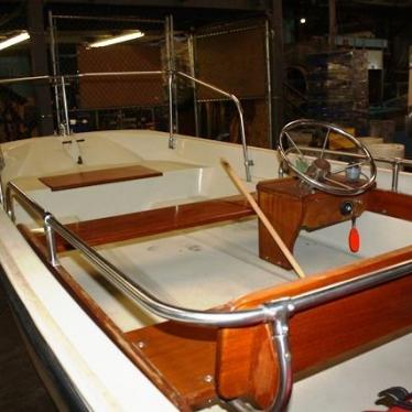 1979 Boston Whaler runabout