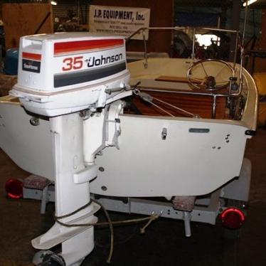 1979 Boston Whaler runabout