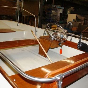 1979 Boston Whaler runabout