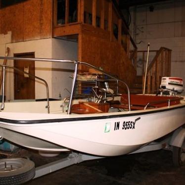 1979 Boston Whaler runabout