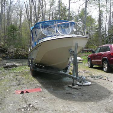 1983 Boston Whaler revenge cuddy