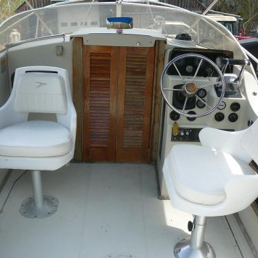 1983 Boston Whaler revenge cuddy