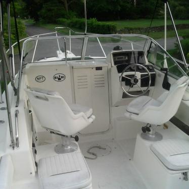 1999 Boston Whaler conquest