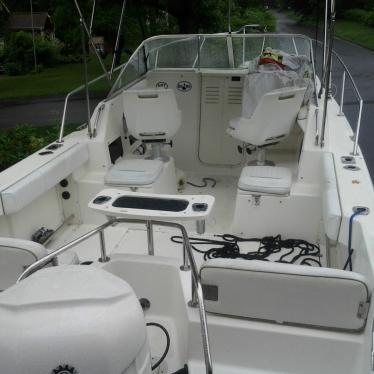 1999 Boston Whaler conquest